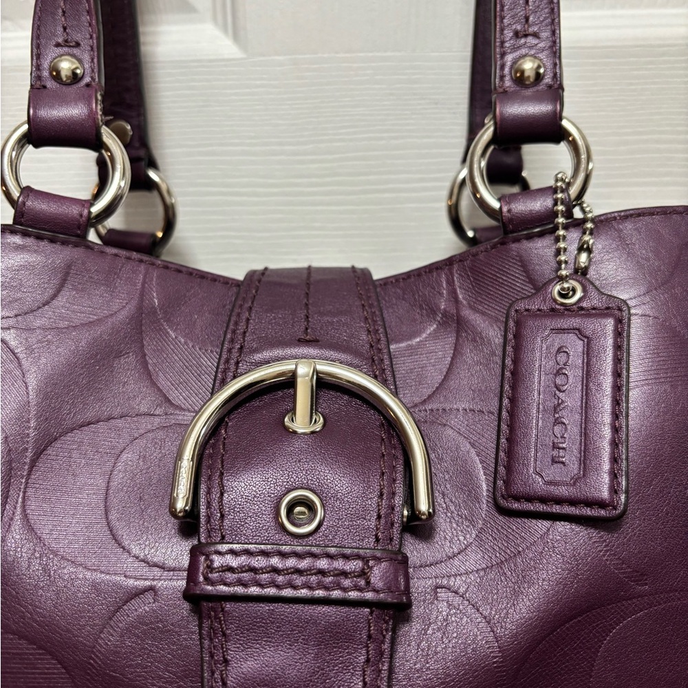Coach G1276-F19448 SoHo Signature Embossed Leather Buckle Carryall in Plum VGUC - Picture 2 of 16
